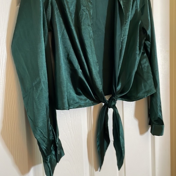 𝅺shein Crop Top Tie - Polyester Silky Green - M (6) - Picture 6 of 12